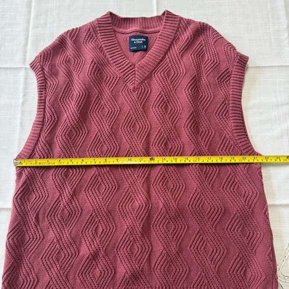 Abercrombie & Fitch Oversized Men's Red and Burgundy Vest Knit Size M - Picture 5 of 7